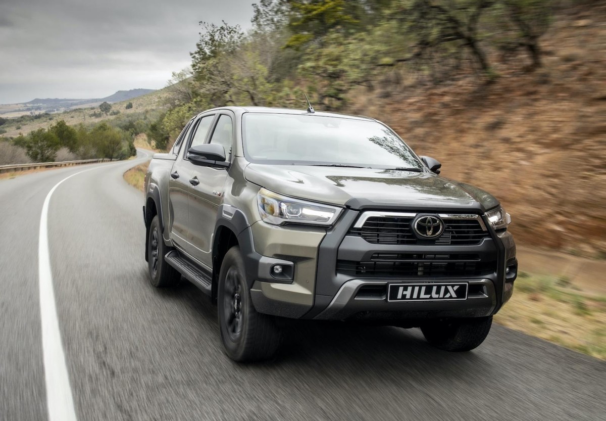 Toyota hilux 2020 года